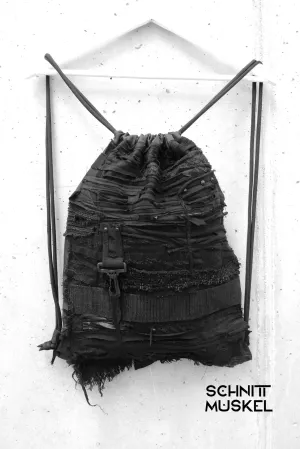 Rucksack "destroyed"