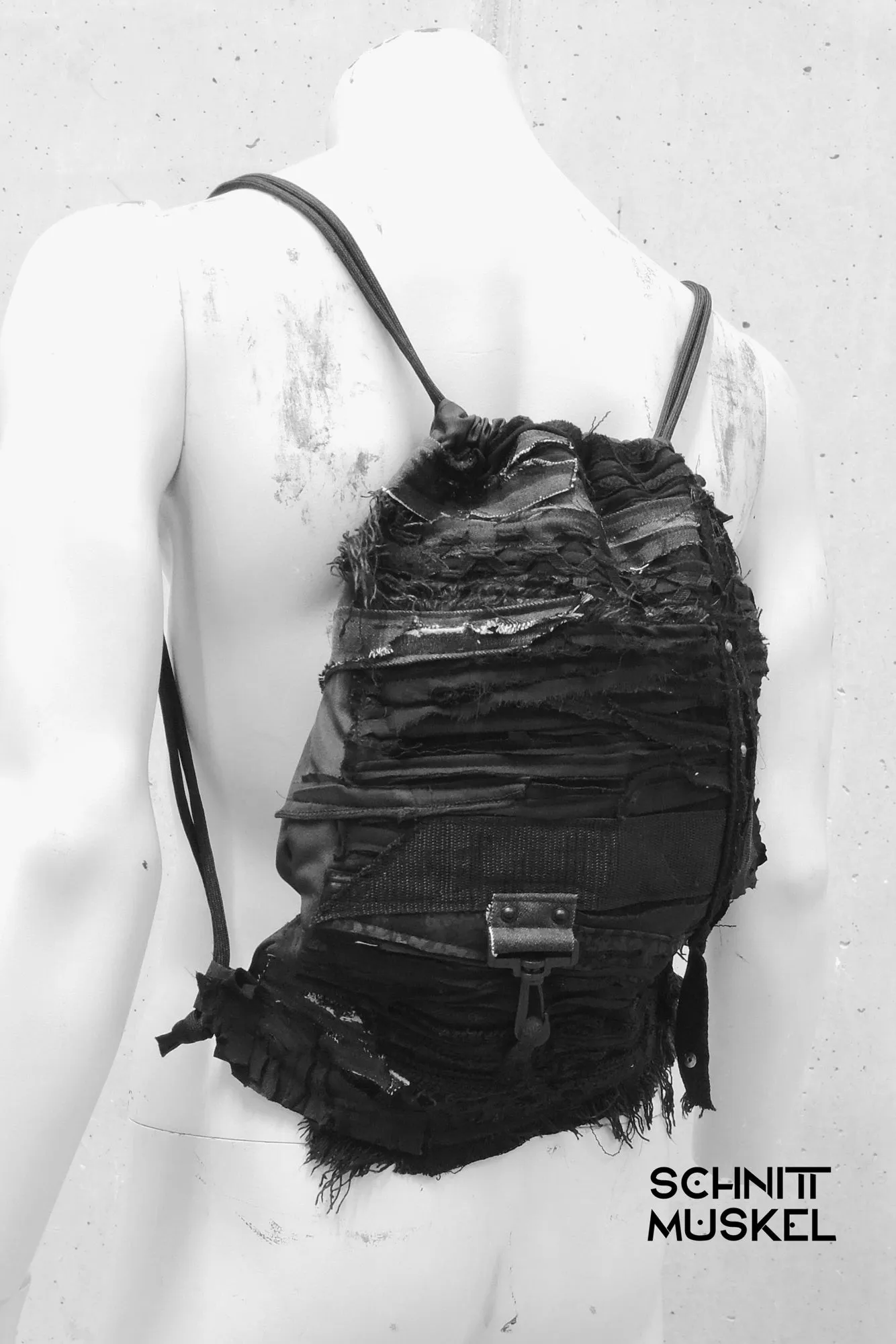 Rucksack "destroyed"